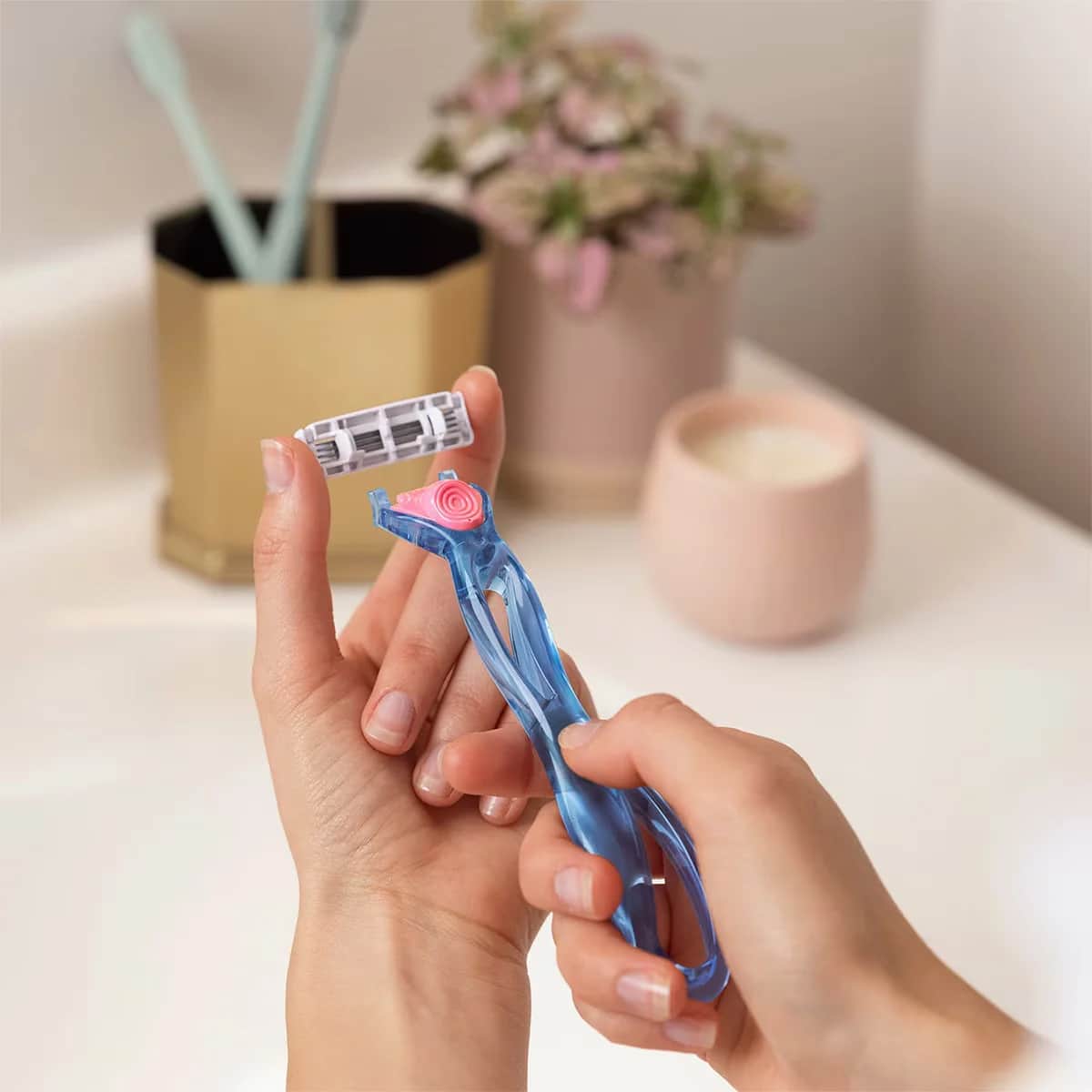رأس استبدال 4 قطع 3 شفرات حساسة من بيك Bic