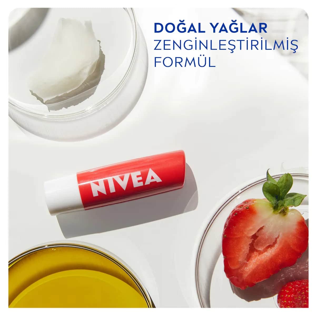 NIVEA كريم نيفيا للعناية بالشفاه بنكهة الفراولة 4.8 جرام