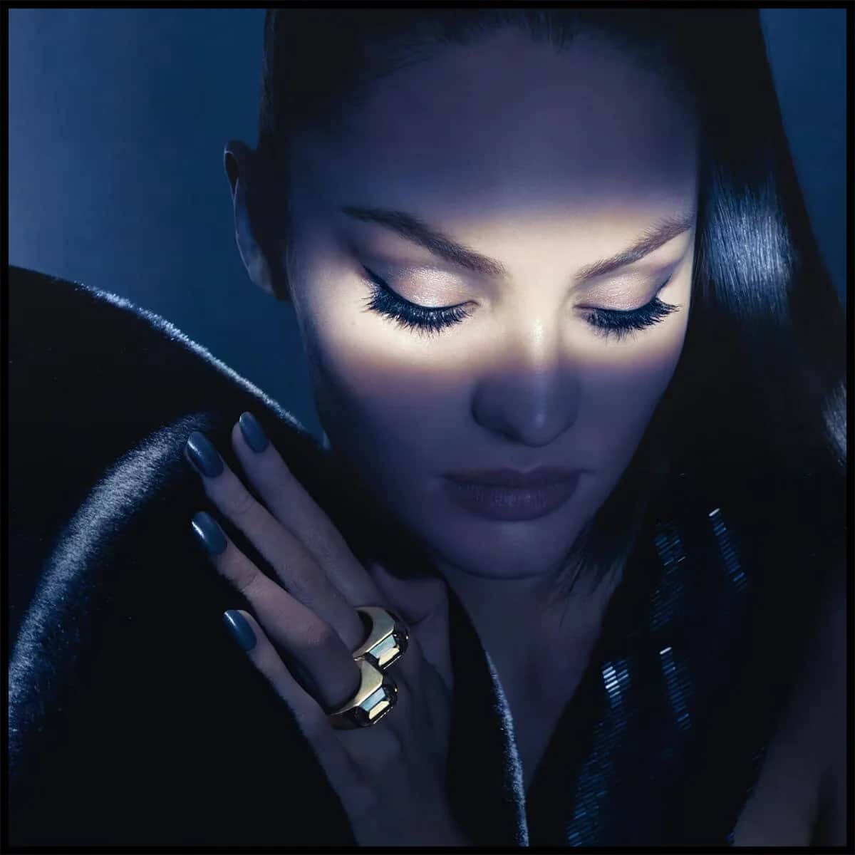 Max Factor ماسكارا ماكس فاكتور 2000 كالوري دراماتيك فوليوم سوداء لتكثيف الرموش