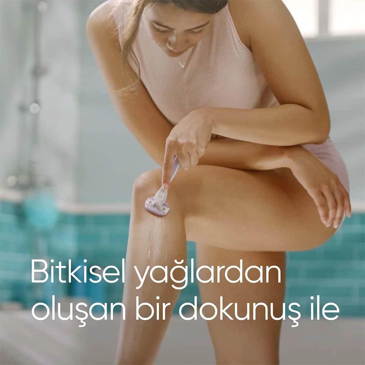 Gillette شفرات حلاقة جيليت فينوس كومفورت جلايد بريز للنساء قابلة لإعادة التعبئة، عبوة من 4 قطع