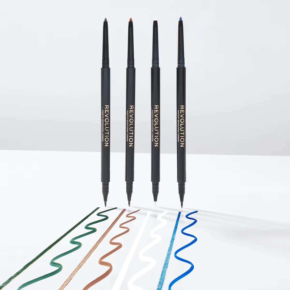 Revolution Brauner Eyeliner Filz &amp; Kohl - Dual Tip Smoky Liner
