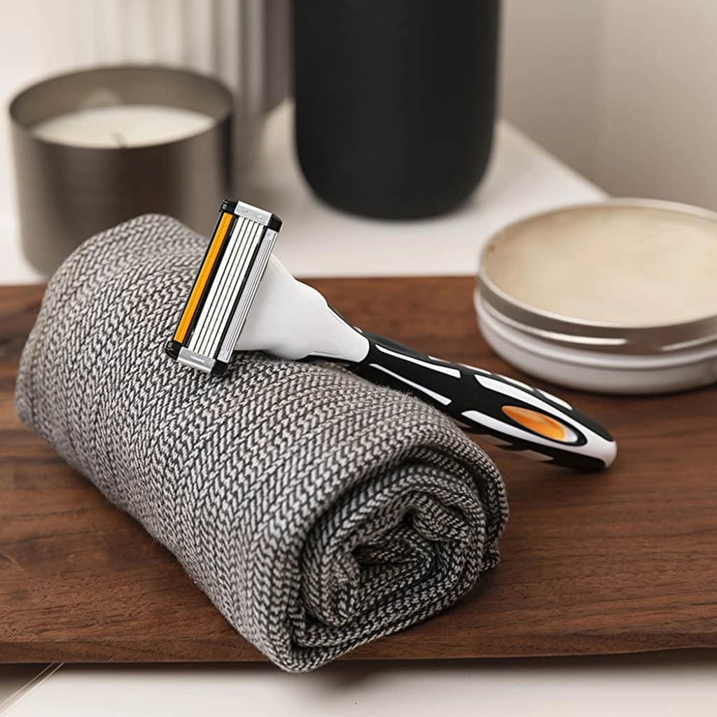 Bic Flex5 hybrid 5 blade 1 handle + 2 cartridge Razor - 4