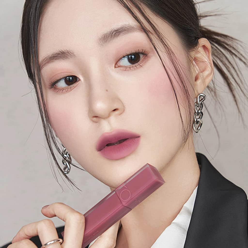 Rom&nd Blur Fudge Tint Liquid Matte Lipstick 04 radwood - 2