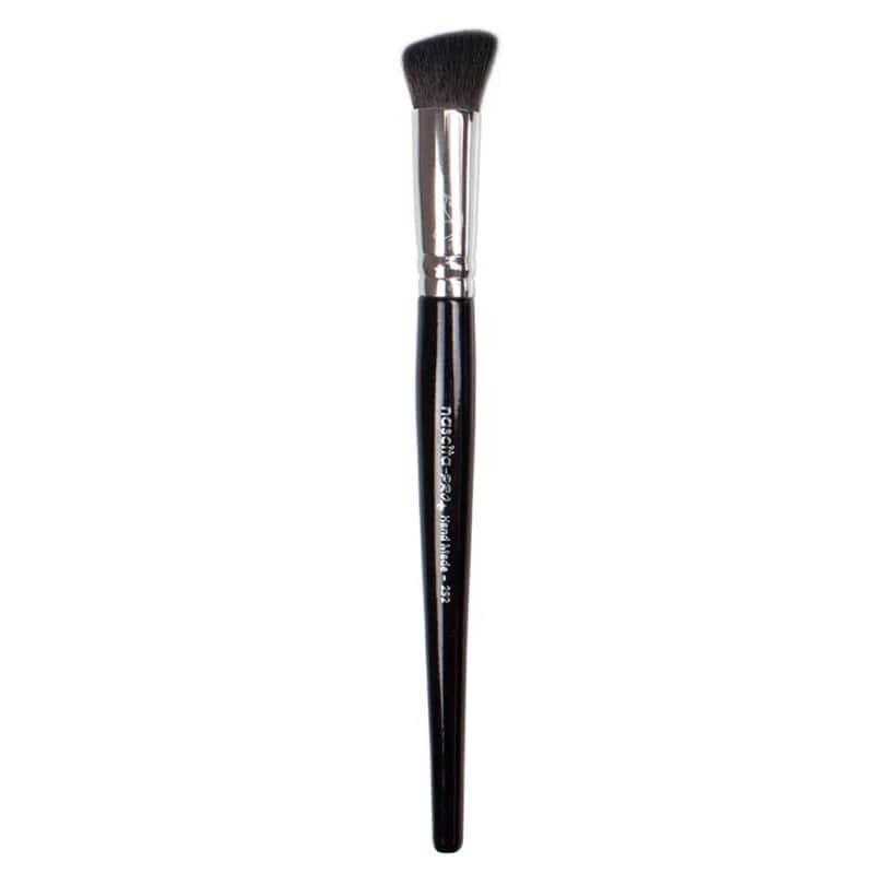 Nascita Pro Plus Curved Oval Concealer Brush