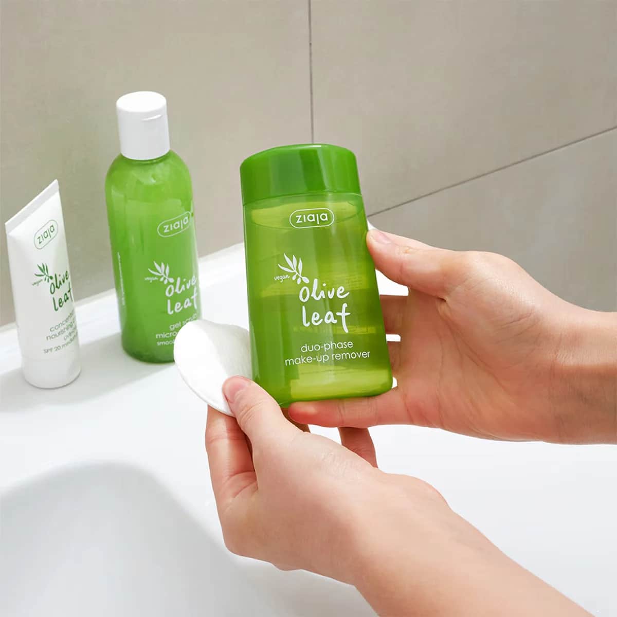 Двухфазное средство для снятия макияжа с экстрактом оливкового листа 120 мл от Ziaja
