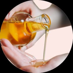 Nagelhautöle und -cremes
