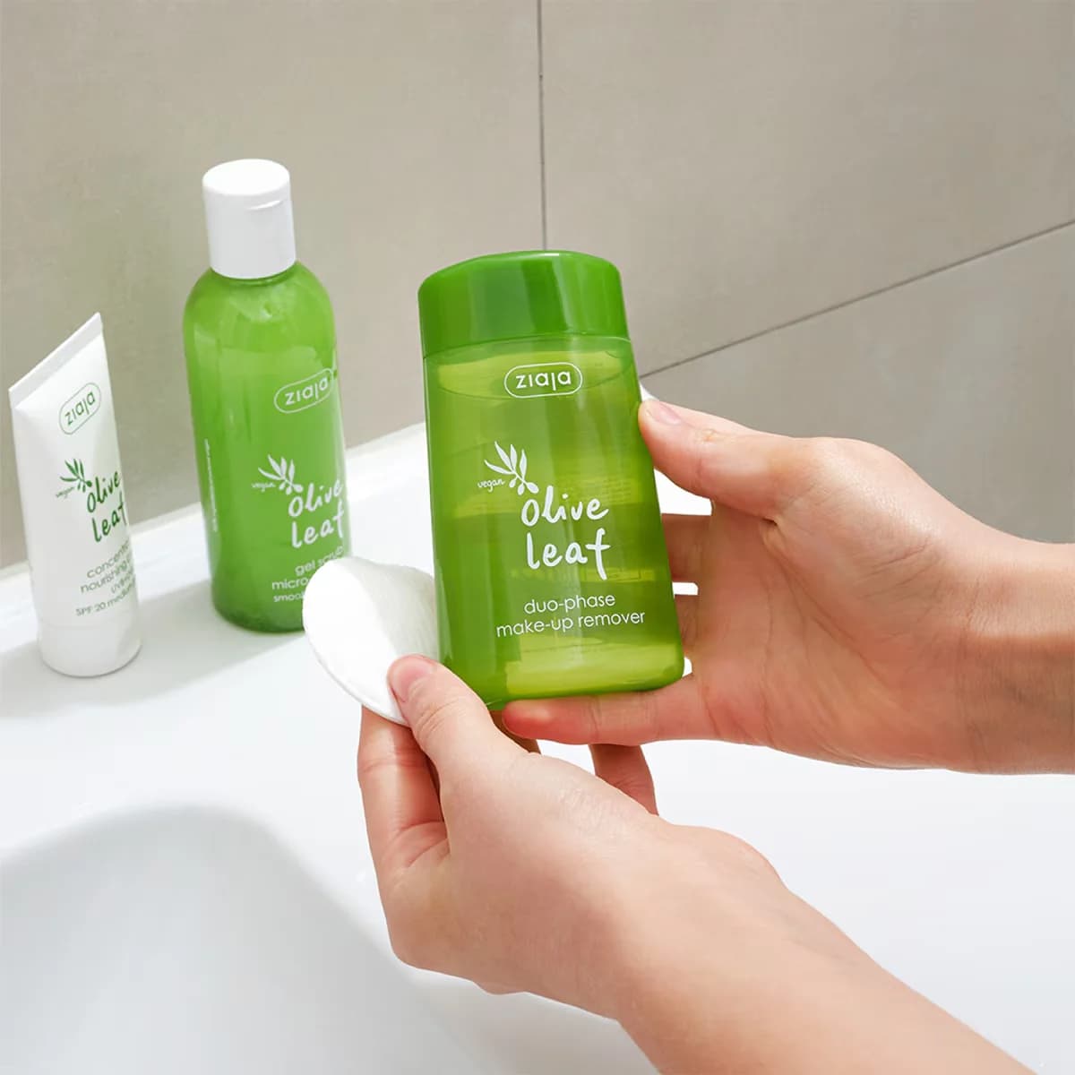 Ziaja Olive Leaf Extract Dual Phase Make-up Remover 120 ml