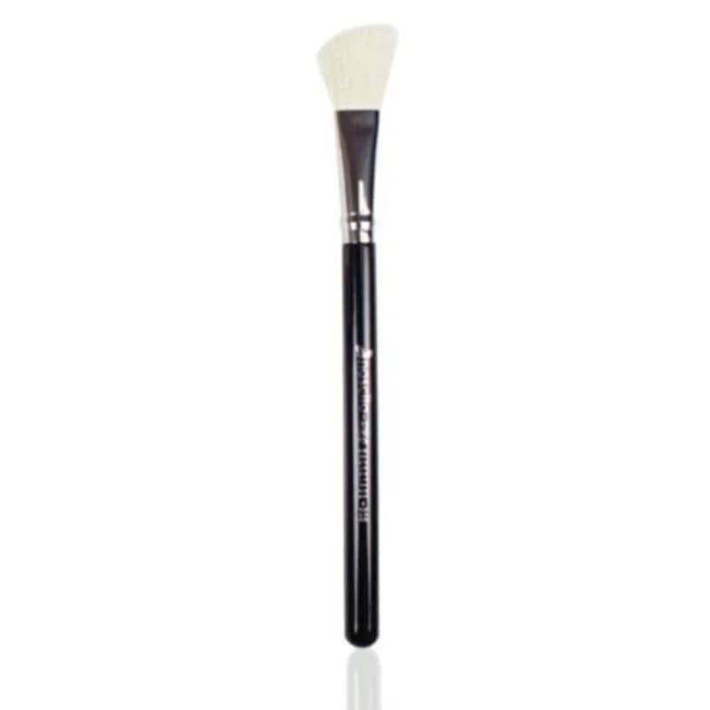 Nascita Backstage Winkelform Blush- und Highlighterpinsel 305