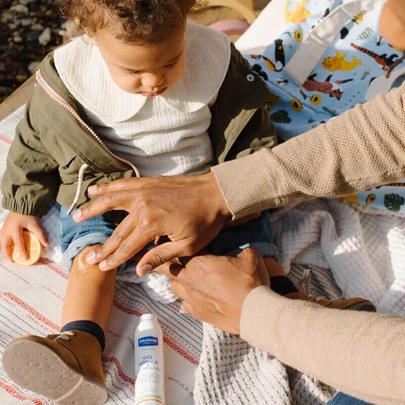 Mustela جل أرنيكا موستيلا مع آذريون عضوي 100 مل - 3