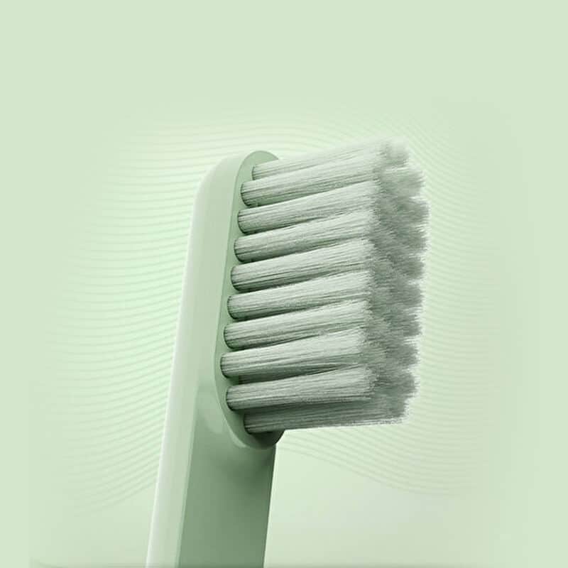 Sensodyne فرشاة أسنان سنسوداين نوريش لتنظيف فعال وناعم - 3