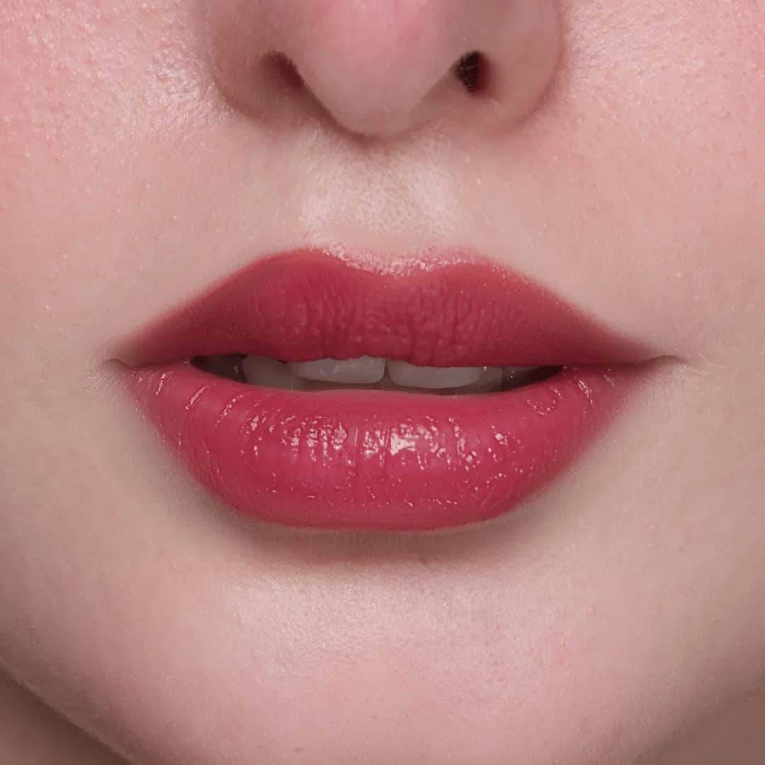 Roter und feuchtigkeitsspendender Lippenbalsam Move Over Soft Move von Luka 01