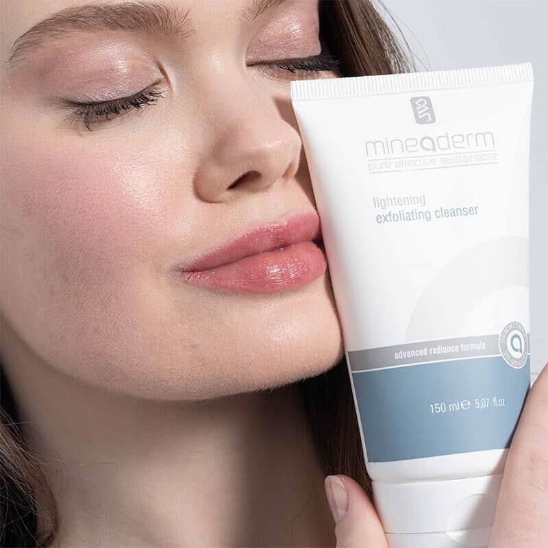 Mineaderm Lightening Exfoliating Cleanser 150 ml - 3